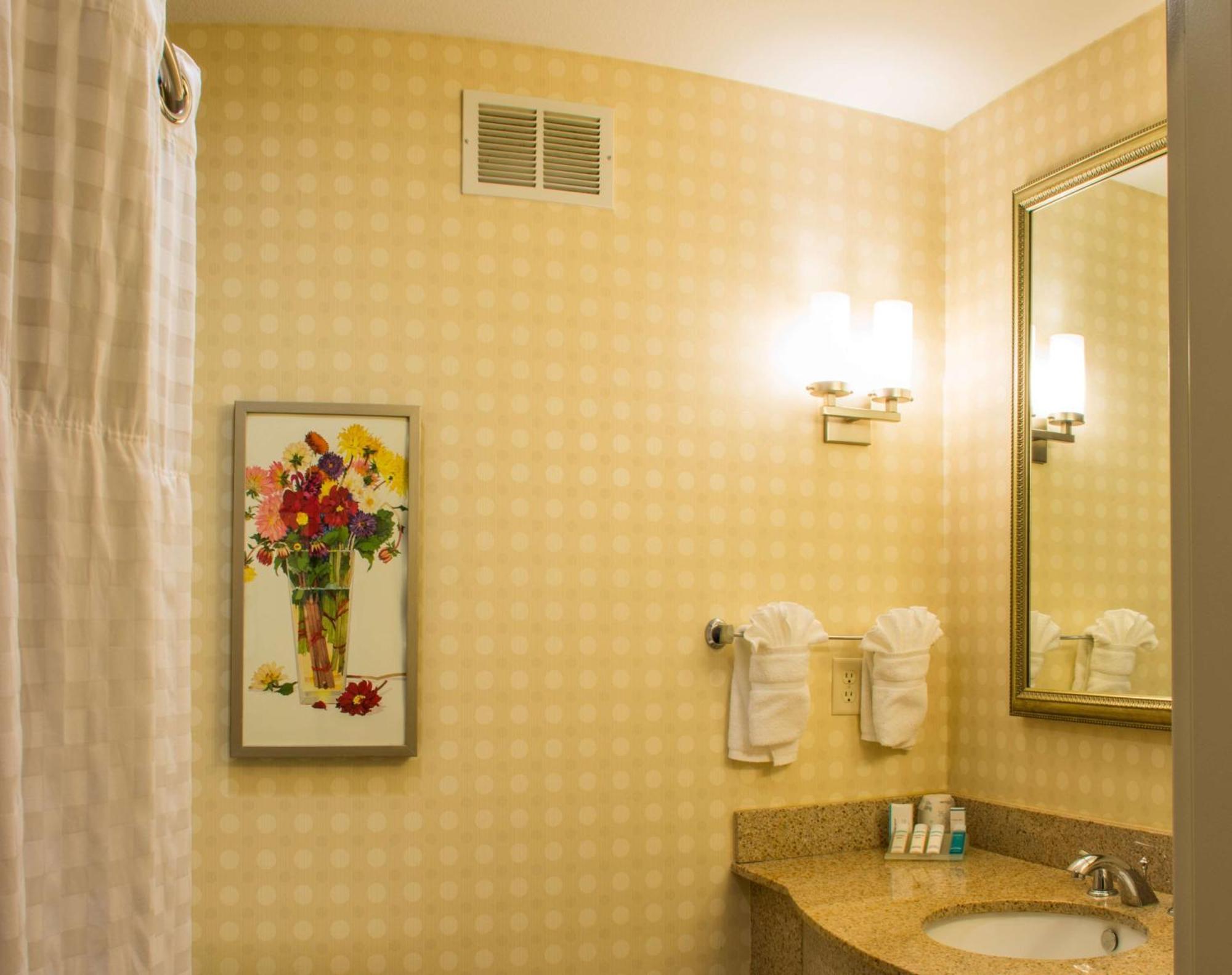 Hilton Garden Inn Элкхарт Экстерьер фото