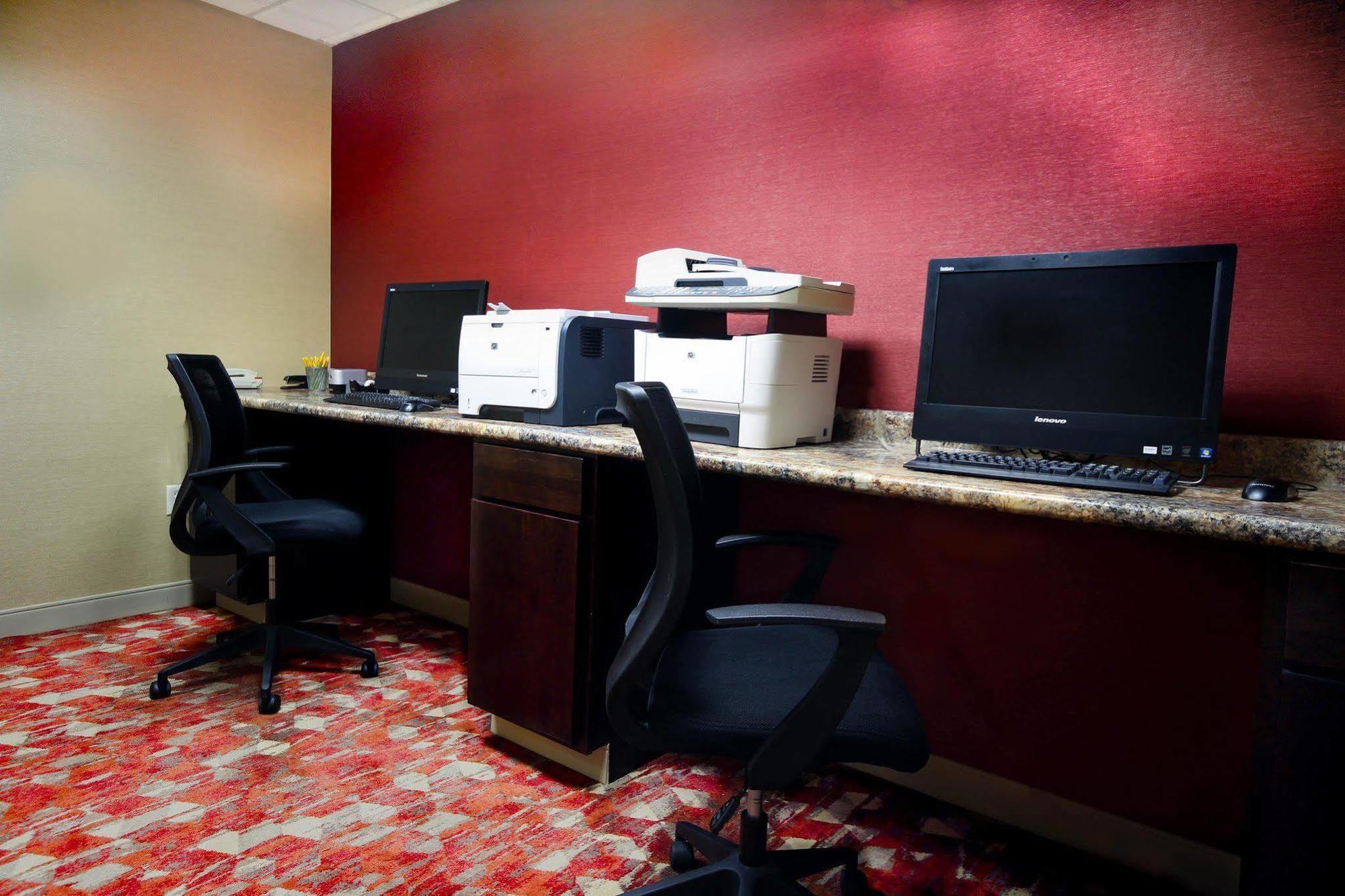 Hilton Garden Inn Элкхарт Экстерьер фото